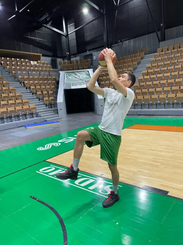 Chaussures de basketball SUSPENDED - Noir/Rouge